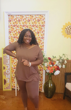 Load image into Gallery viewer, Classy Set- Brown
